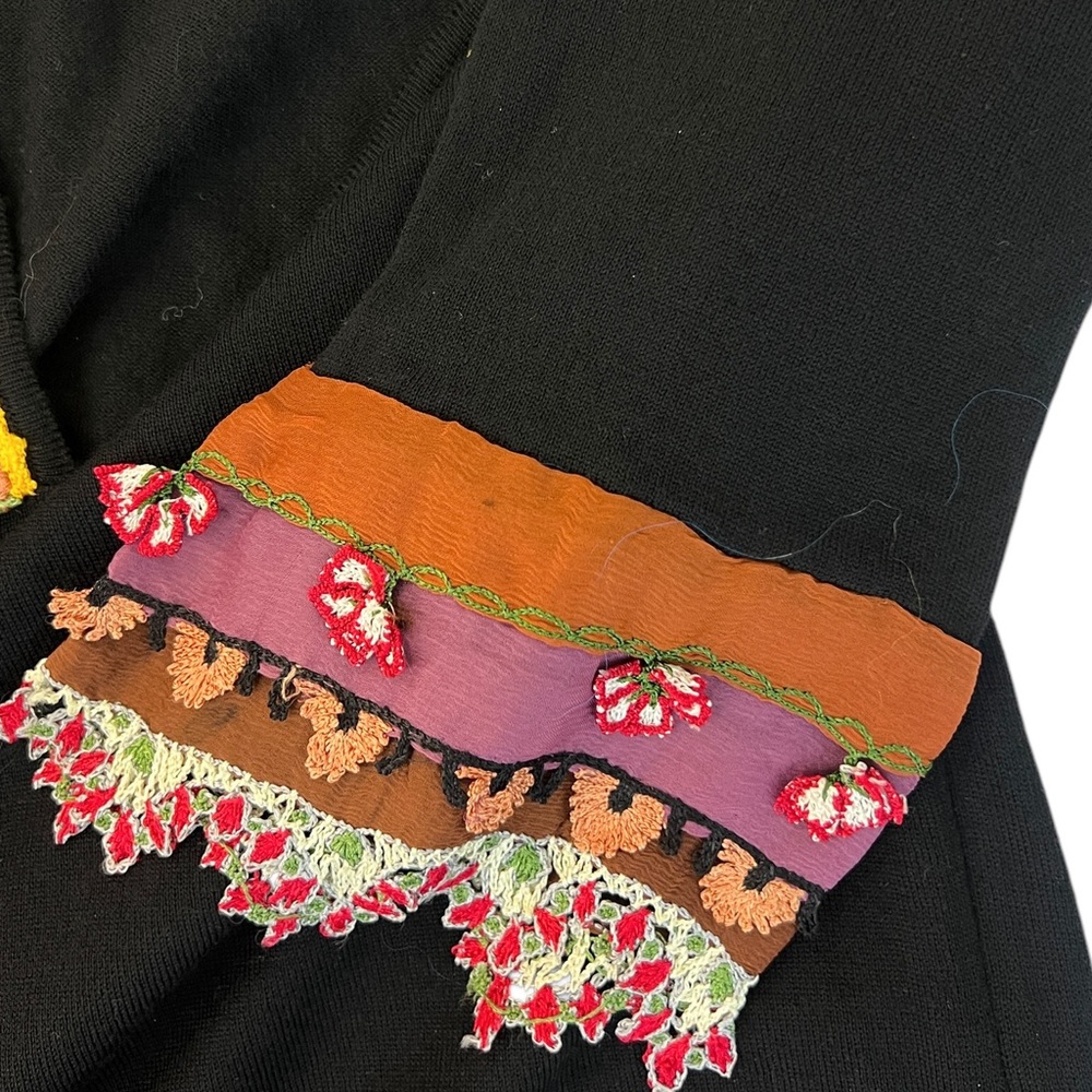 Chloe black V neck embroidered details top - Picture 4 of 7